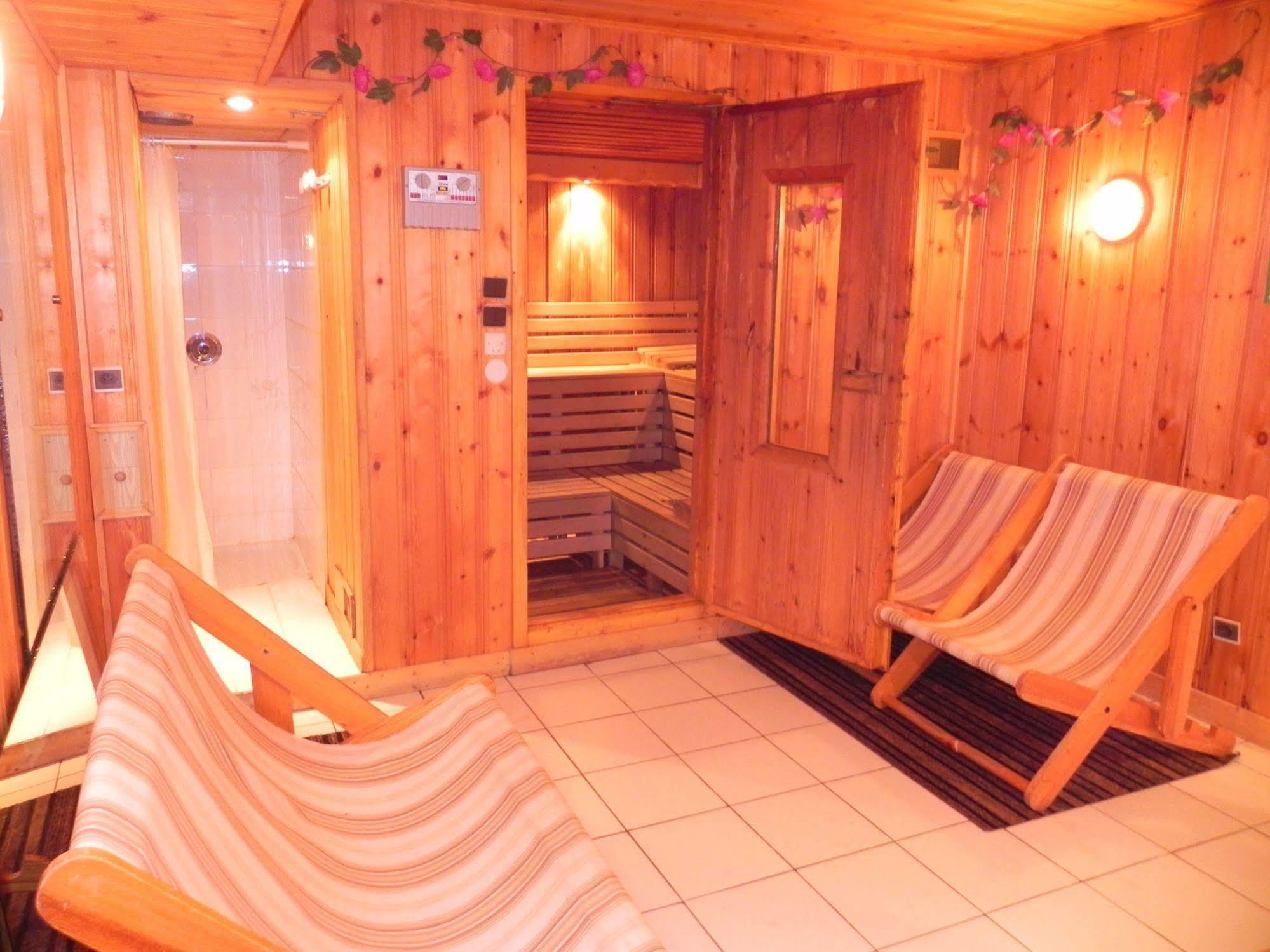 Hotel Residence Les Colchiques Le Monetier-les-Bains ภายนอก รูปภาพ